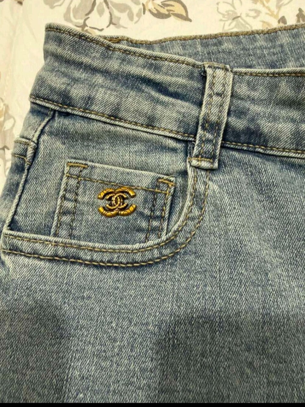 Cropped Straight CC Jeans in Faded Blue - Picture 8 of 13